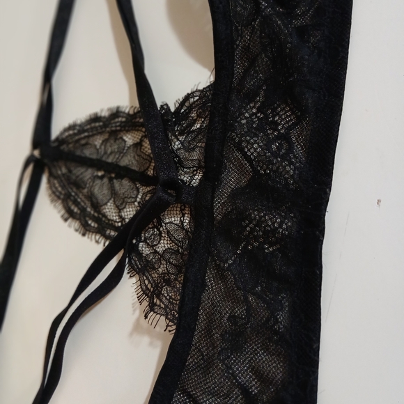 Victoria's Secret Leopard Print Bra with Black Lace - Picture 8 of 8